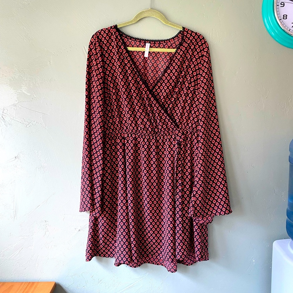 Xhilaration dress, size XXL, wrap-like mini dress, deep v-neck, bell sleeves